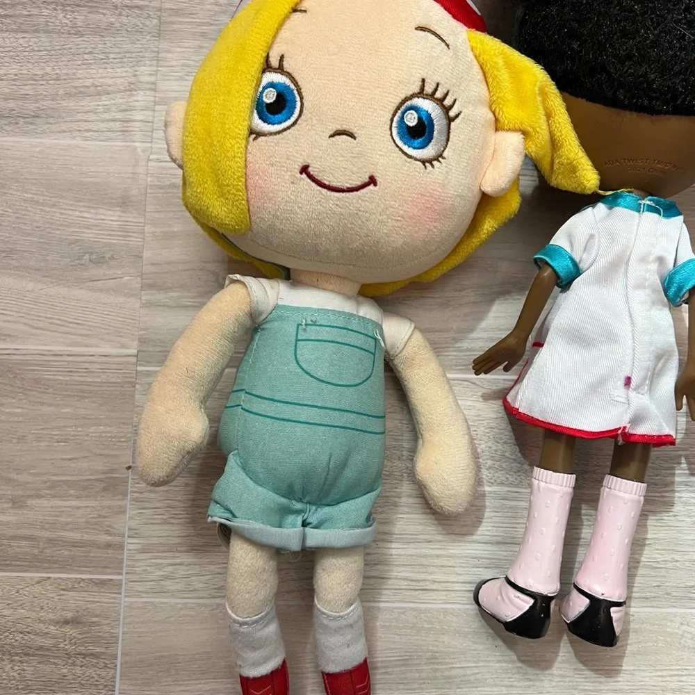 Ada twist scientist toy lot with accessories and Rosie